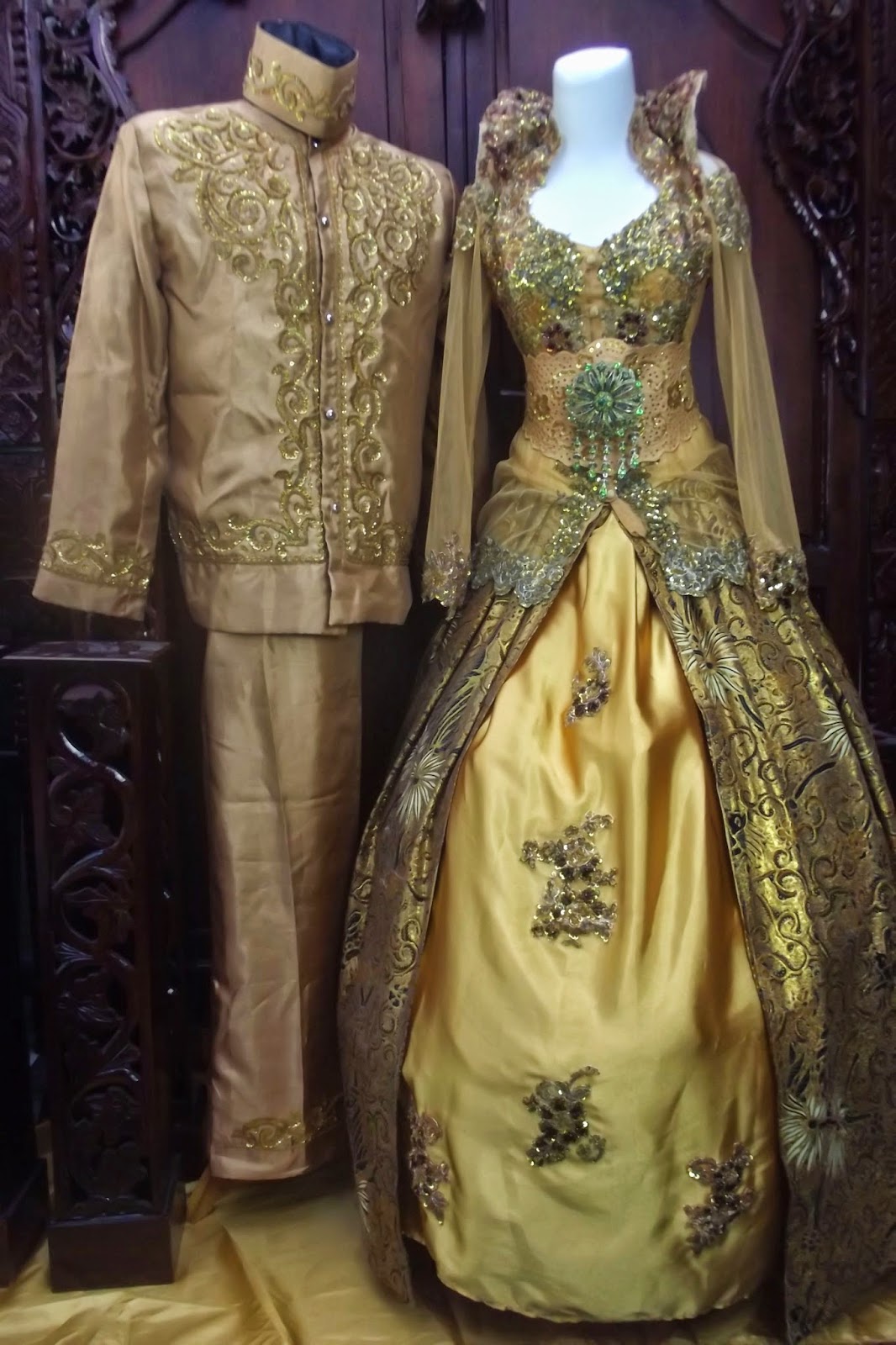 RUMAH SEWA KEBAYA JUWITA Busana Pengantin  Couple Warna  