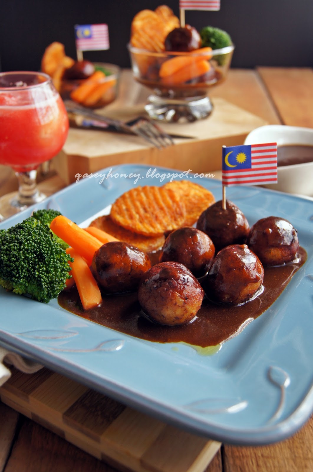 CHICKEN MEATBALLS ala IKEA  QASEY HONEY