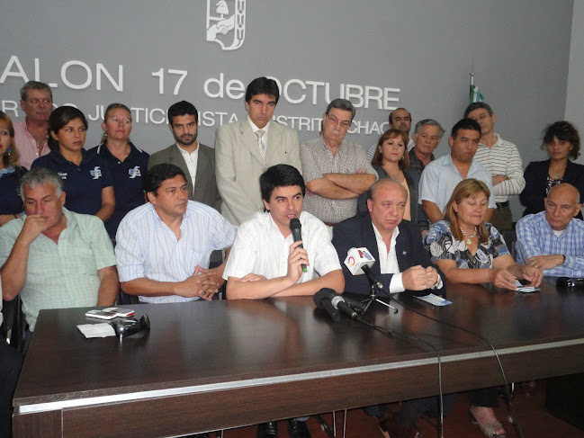 Espacio Bicentenario participó de la conferencia de prensa en la sede provincial del Partido Justicialista  El Espacio Bicentenario, participó en la conferencia de prensa en la sede de calles Mitre y Rivadavia del Partido Justicialista, donde invitaron a participar del acto que se, realizará el miércoles 17 de octubre, Día de la Lealtad, a las 20 horas, un acto de la Militancia en el Microestadio del Club Sarmiento, de calle Juan D. Perón 1515 de la ciudad de Resistencia.  