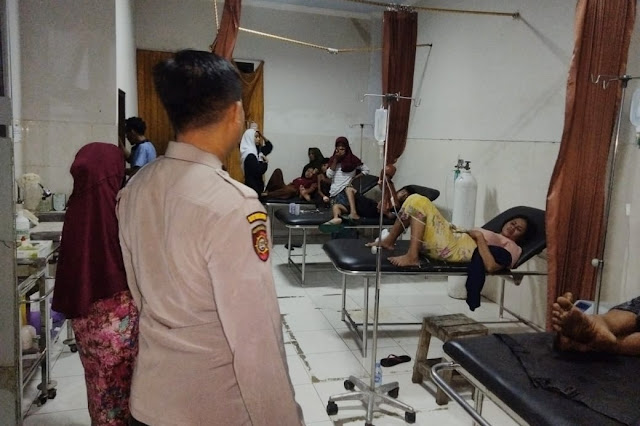 Puluhan warga Desa Pelambik terkapar, diduga keracunan nasi bungkus