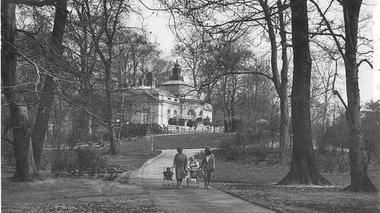 http://www.rp-online.de/nrw/staedte/duesseldorf/hofgarten-lokal-bleibt-geschichte-aid-1.4665460