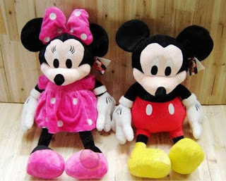 Gambar boneka Mickey dan Minnie Mouse berpasangan 9