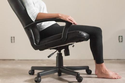 ghế văn phòng chống đau lưng
