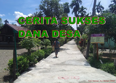 Cerita Sukses Dana Desa  Tahun ini, Kementerian Desa, Pembangunan Daerah Tertinggal, dan Transmigrasi (Kemendes PDTT) fokus membenahi penyaluran, mengantisipasi penyalahgunaan, serta memaksimalkan penyaluran dana desa. Pada awal pencairan tahun 2015, jumlah dana desa 20,76 triliun rupiah dan tahun ini menjadi 60 triliun rupiah. Penggunaan dana desa tahap pertama (2015) dan (2016) lebih untuk membangun infrastruktur.  Tahap ketiga (2017) lebih didorong untuk merealisasikan program unggulan kawasan perdesaan, pembuatan embung, atau bangunan penangkap air. Juga untuk membentuk Badan Usaha Milik Desa serta sarana olahraga. Sedangkan tahun 2018, pemerintah berencana memfokuskan untuk program padat karya tunai.  Berpijak pada fakta di lapangan, sebenarnya tak sedikit sumbangan dana desa. Penduduk pedalaman menerima manfaatnya. Implementasi asas utama rekognisi-subsidiaritas yang diusung UU No 6/2014 benar-benar dirasakan.  Program pemetaan desa berhasil diselenggarakan lantaran kucuran dana Anggaran Pendapatan dan Belanja Negara (APBN) tersebut. Desa Pandanlandung, Kecamatan Wagir, Kabupaten Malang, Jawa Timur, mempunyai program unggulan yang kerap menjadi percontohan daerah lain terkait pemetaan desa. Program ini bukan sekadar pemetaan spasial, melainkan juga sosial.  Dari pemetaan diharapkan potensi serta masalah-masalah lokal bisa dicatat menjadi rujukan perencanaan program-program desa. Dengan menerapkan global positioning system (GPS), pemetaan menghabiskan dana desa 25 juta. Meski bernilai kecil, manfaatnya luar biasa. Apalagi, �peta desa� bakal disinkronkan dengan sistem informasi desa (SID) agar hasil pemetaan menjadi basis data digital lengkap bagi Desa Pandanlandung.  Desain program-program di level lokal yang direncanakan selalu berbasis data. Jadi, setiap program desa senantiasa memperhatikan realitas. Harapannya, di samping mencapai target, rencana ke depan tidak meleset. Sejumlah fakta menunjukkan, ketimpangan antara perencanaan dan realisasi program nasional maupun lokal karena data minim.  Dalam sejumlah kasus, kegagalan program pemerintah kerap karena belum ada data memadai. Sebaliknya, keberhasilan program pemerintah kerap ditopang tersajinya data yang valid. Jadi, data bisa meminimalkan kegagalan program. Data yang terkumpul menjadi sarana optimalisasi fungsi dan peran pemerintah desa melayani warga. Dana desa merupakan sumber daya penunjang peningkatan kinerja pemerintahan desa (Nata Irawan, 2017: 103).  Upaya memaksimalkan objek wisata swafoto di Desa Bejalen, Kecamatan Ambarawa, Kabupaten Semarang, Jawa Tengah, juga �berutang budi� pada dana desa. Guna menarik minat turis, pengelola objek wisata mengoperasikan dana desa untuk mempercantik sudut-sudut desa dan menonjolkan keasrian alam. Padahal, berdasarkan pengakuan Kepala Desa, Nowo, ketika Bejalen ditetapkan sebagai desa wisata oleh Pemkab Semarang pada 2009, kemampuan warga setempat belum sepenuhnya bisa diandalkan.  Pada waktu itu, pola pikir warga mengenai desa wisata belum terbentuk. Potensi wisata lokal pada mulanya kurang terkelola dengan baik. Pola pikir pengembangan desa wisata mulai terbangun seiring dengan semakin melonjaknya pengunjung ke Desa Bejalen. Optimalisasi desa wisata dilakukan antara lain dengan sosialisasi saptapesona: aman, tertib, bersih, sejuk, indah, ramah, dan kenangan. Ini ternyata mampu mendongkrak kunjungan pelancong. Imbasnya, perekonomian warga ikut meningkat.  Tata kelola dana desa berperan besar mengenalkan ikon pariwisata lokal kepada publik. Sejumlah lokasi wisata yang selama ini kurang terekspos bisa dipromosikan secara luas. Penggunaan dana desa menemukan relevansinya. Apabila dikelola secara maksimal, mampu memberi sumbangsih nyata mempromosikan segala potensi desa     Persepsi Miring  Menyebarnya beragam cerita sukses dana desa semestinya memantik semangat semua pihak untuk mendukung pemerintah pusat mengawal dana desa. Memang dalam taraf tertentu, masih terdapat persepsi miring dan citra negatif mengenai dana desa. Selama ini, sering hanya dianggap memboroskan uang Negara. Dana desa juga dinilai telah melahirkan koruptor-koruptor kecil.  Terdapat kecenderungan bahwa kasus-kasus korupsi meluas dari level nasional ke lokal. Gagasan untuk menghormati warga desa melalui anggara ini dianggap kurang sebanding dengan �harga yang harus dibayar.� Dana desa tetap lebih banyak mendatangkan kebaikan, meski banyak desa belum mampu mengoptimalkan dana tersebut.  Bahkan, akibat besarnya dana yang diberikan ke desa, elite-elite lokal tergiur untuk menggelapkan, sehingga mereka terjebak pada perilaku koruptif. Tak heran, sebagian dari mereka akhirnya mendekam di balik jeruji besi. Mengutip Ratno Lukito, kejahatan orang berkedudukan tinggi mengakibatkan konsekuensi lebih besar sehingga hukum yang ditimpakan juga lebih besar. Semakin tinggi kedudukan sosial seseorang, tambah berat pula hukuman (Ratno Lukito, 2012: 38).  Namun demikian, banyak fakta menunjukkan bahwa korupsi kepala desa berawal dari terbatasnya pemahaman tentang penggunaan dana desa. Meski tidak berniat memperkaya diri, sebagian dari mereka terpaksa tinggal selama beberapa tahun di bui lantaran telah alpa membelanjakan dana desa. Minimnya pengetahuan tentang dana desa membuat mereka dipenjara.  Dalam konteks ini, mereka sebenarnya terjebak pada �pseudo korupsi� di mana tindak pidana korupsi terjadi akibat ketidaksengajaan. Hal ini menyajikan informasi, sebagian kasus korupsi bukan termasuk kejahatan murni, tapi ketidaktahuan belaka. Nasib tragis sebagian perangkat desa tidak semestinya menularkan apatisme dan fobia dana desa. Ini justru harus menggugah semangat semua pihak untuk memetik pelajaran dan hikmah di baliknya. Jangan sampai dana APBN tersebut dikelola secara serampangan. Semua harus dipertanggungjawabkan dengan jelas.  Lebih dari itu, kisah �kegagalan� pemanfaatan dana desa di beberapa tempat tidak selayaknya memupus harapan untuk mengangkat harkat dan martabat orang desa melalui dana desa. Kepercayaan desa sebagai tulang punggung negara harus dirawat pejabat, akademisi, peneliti, pegiat, serta stakeholder lain. Ketimbang pesimisme lebih memupuk optimisme supaya uang dapat dimanfaatkan sesuai dengan tujuan.  Bagaimanapun, kejayaan dan kemajuan negara ditopang eksistensi desa selaku penyanggaa. Ini terutama kondisi sosial, budaya, hukum, politik dan ekonomi nasional kerap tergantung pada situasi lokal. Dengan demikian, pemerintah harus terus membangun desa.