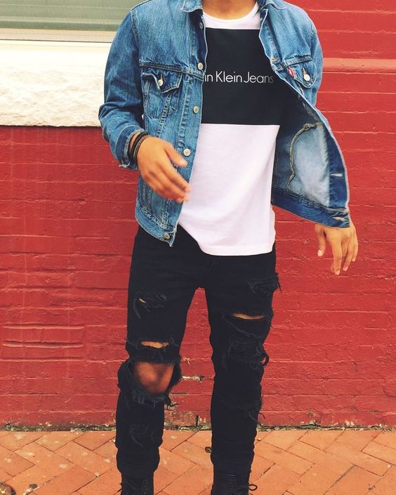 look masculino com jaqueta jeans e calça jeans preta