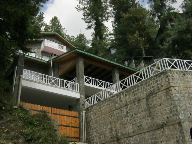 beautiful structure of guest house in Mushk Puri