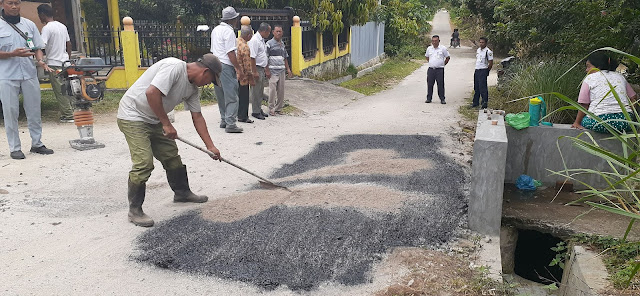 PT. STTC Perbaiki Jalan Rusak, Ketua RT : Tembok Penahan Juga Pernah Dibangun di Tambun Nabolon