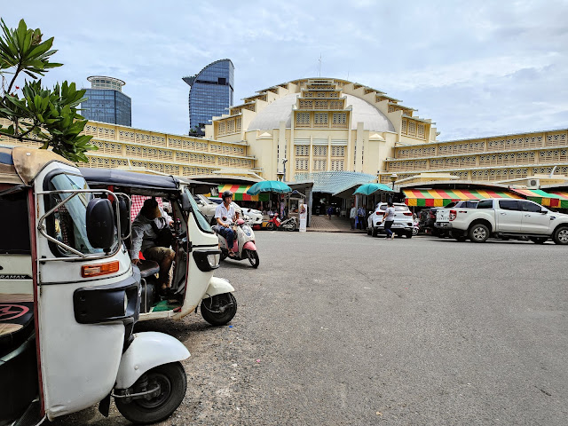 Num_Banh_Chok_Central_Market_Phnom_Penh