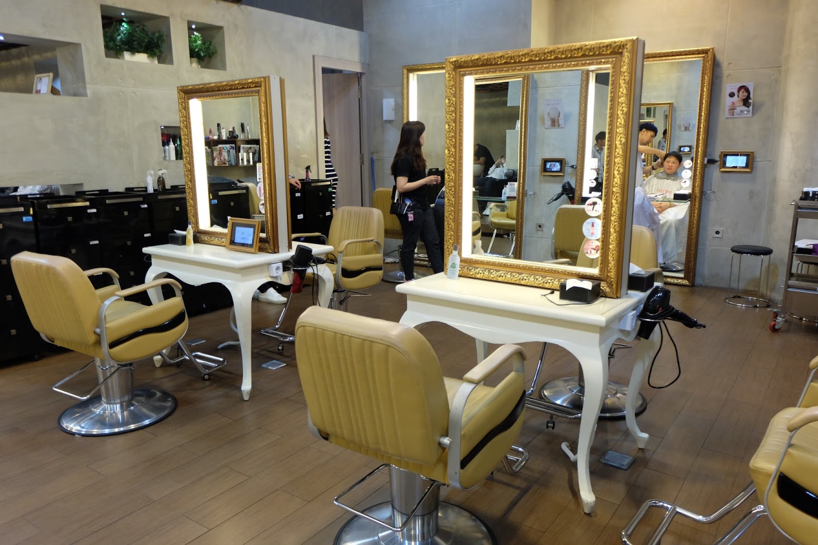 Image result for Salon di Jakarta Selatan