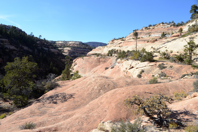 slopes on the right, layers on the left, volcanic cap ahead