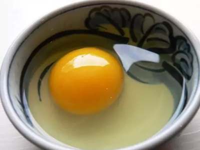 raw eggs for dogs and cats