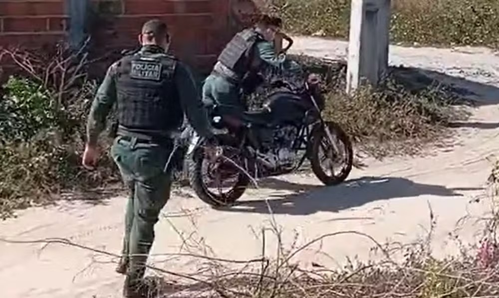 Moto furtada é encontrada com bilhete de pai pedindo perdão pelo filho: ‘Desculpa pela vergonha’