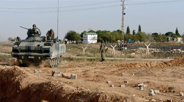 Η Τουρκία ενισχύει τον στρατό της στα σύνορα με τη Συρία