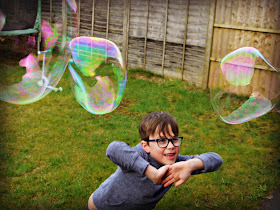 Gazillion Bubbles Giant Bubble