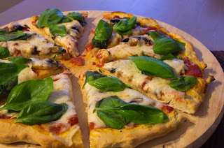 http://mojemenu.blogspot.com/2015/07/pyszna-pizza-ktora-zawsze-wychodzi.html