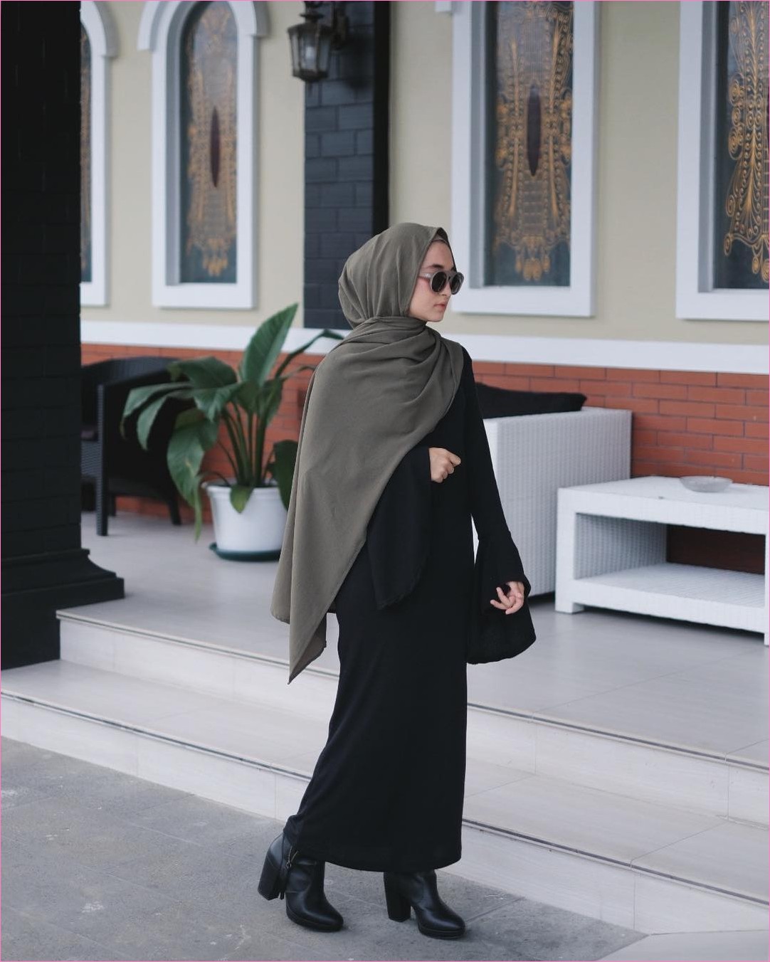 Outfit Dengan Menggunakan Kerudung Pashmina Ala Selebgram 2019