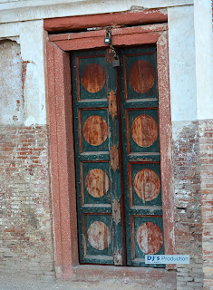 Jahangir Tomb a door by D Junaid Photography