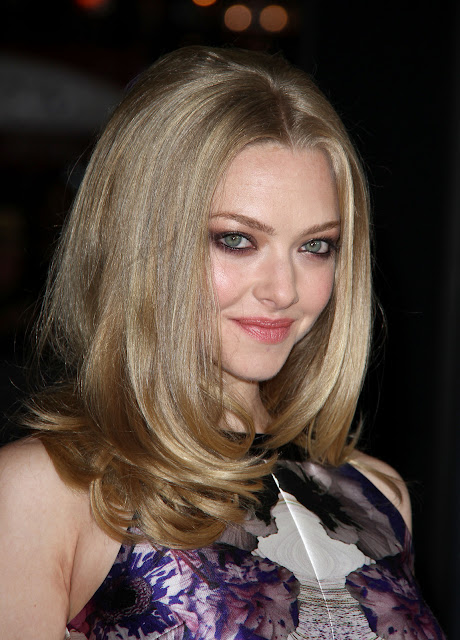 Gorgeous Amanda Seyfried Looks Awesome 