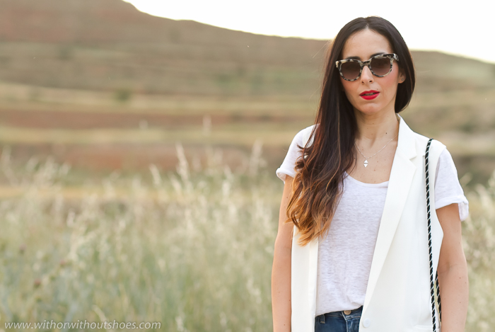 Blogger influencer de moda valenciana con los vaqueros que mejor sientan