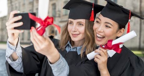 130+ Ucapan Selamat Wisuda Bahasa Inggris Singkat dan Artinya - ContohText