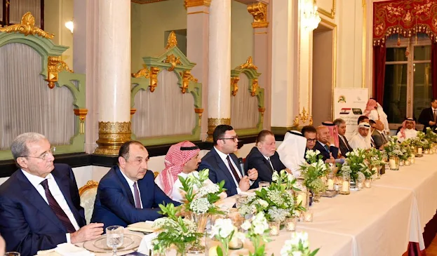 وزير الإسكان يشارك في جلسة حوارية لوفد الغرف التجارية السعودية
