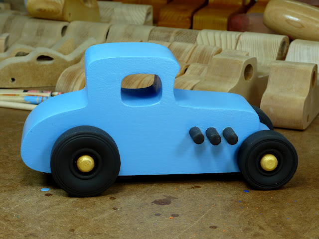 20170522-192626 Wooden Toy Car - Hot Rod Freaky Ford - 27 T Coupe - MDF - Blue - Black - Gold 03