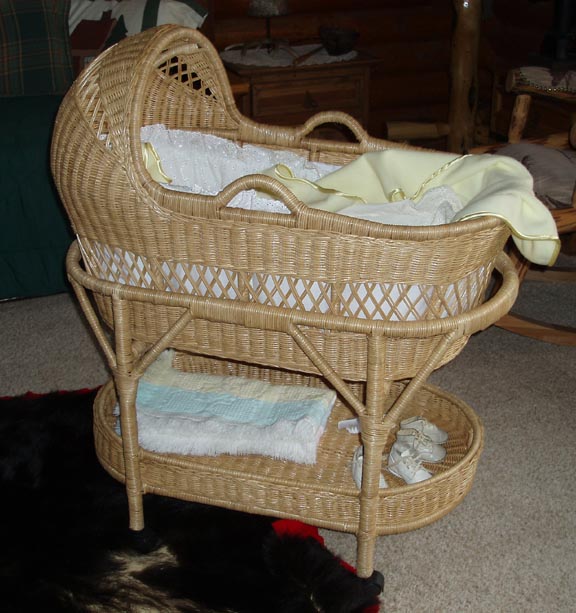 Antique Bassinet Wicker1