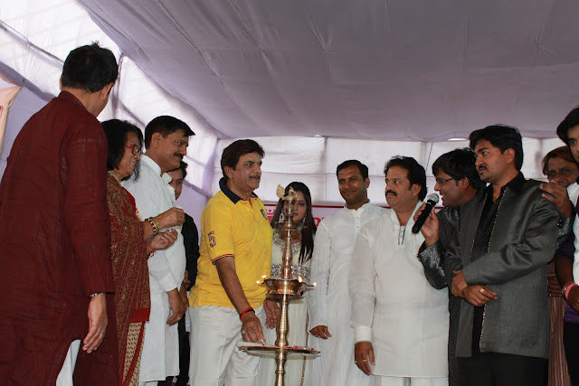 Manoj Bhawuk hosting the Film Vishesh Satra in Vishwa Bhojpuri Sammelan 2013