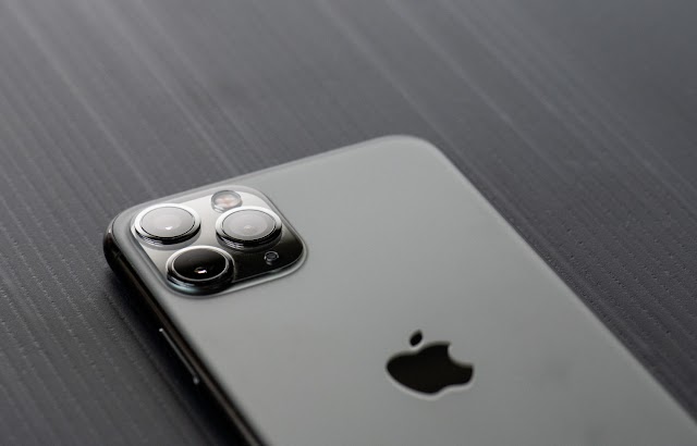 Apple දුරකතනයේ පිටුපස ඇති Apple Logo එක Shortcut Button එකක් ලෙස භාවිතා කළ හැක බව ඔබ දැන සිටියාද?