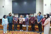 DPRD Kota Manado terima Bantuan beras 300 karung dari DPRD Bolmong dan Bolsel 