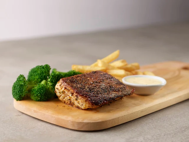 1/2 Pound Fire Grilled Mahi Entrée