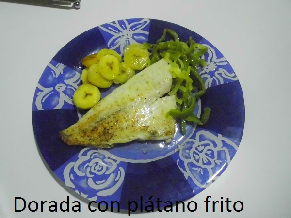 Dorada con plátano frito