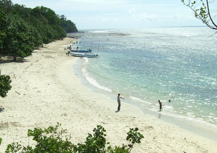 Pesona Keindahan Wisata Pantai Pasir Putih Permisan Di