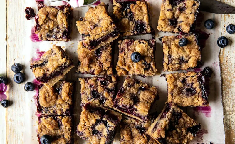 Cinnamon Sugar Blueberry Crumb Bars