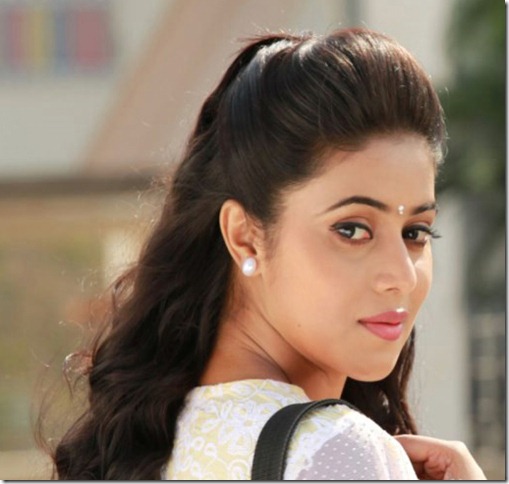 Actress Poorna Stills in Telugulo Naaku Nachani Padam Prema