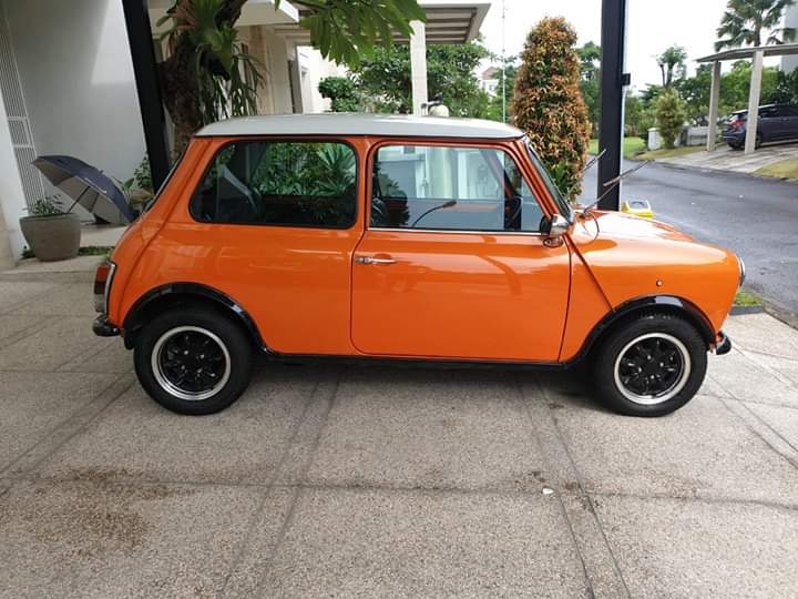  Dijual  mobil  antik mini morris LAPAK MOBIL  DAN MOTOR BEKAS 