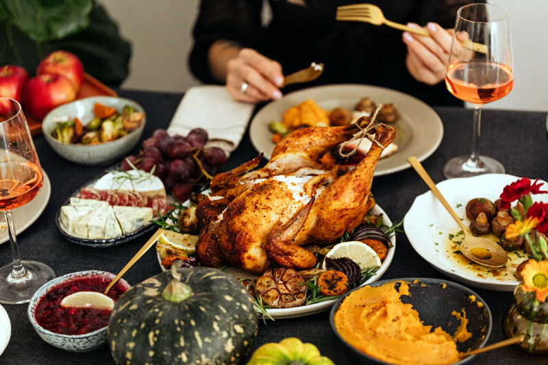 Things Polite People Don’t Do on Thanksgiving