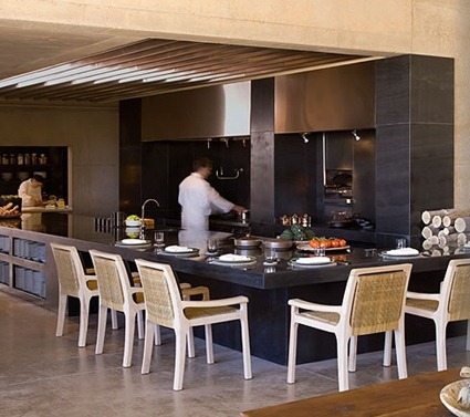 giri_dining_open_kitchen_alb