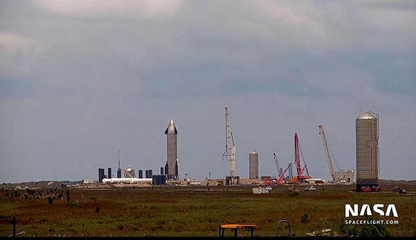 Starship SN15 stands among cranes and ground support equipment (Source: Nasaspaceflight.com)