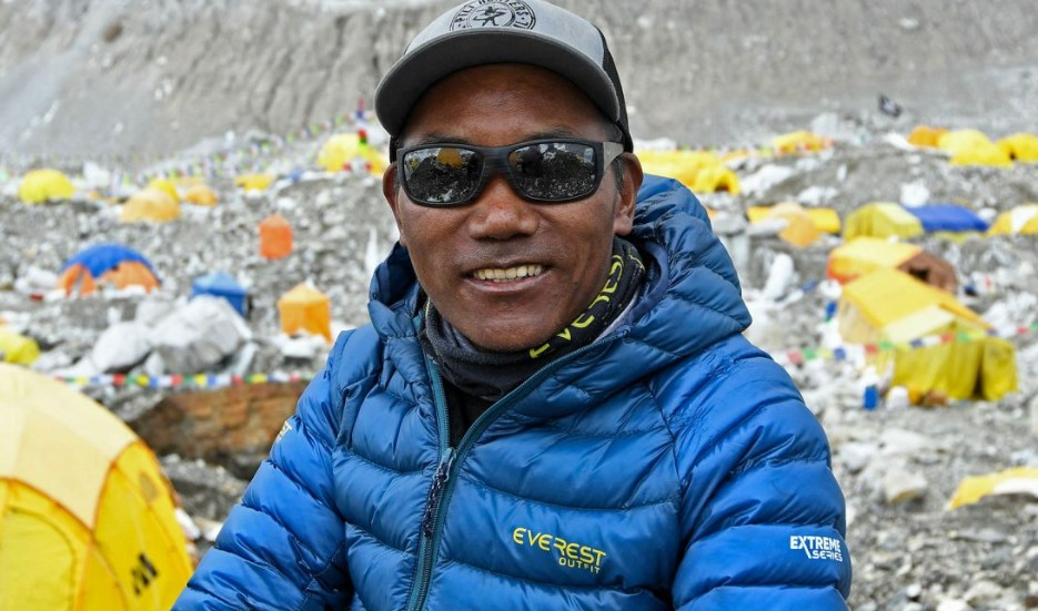 Kami Rita Sherpa breaks his own World record by Climbing Everest 27th times.