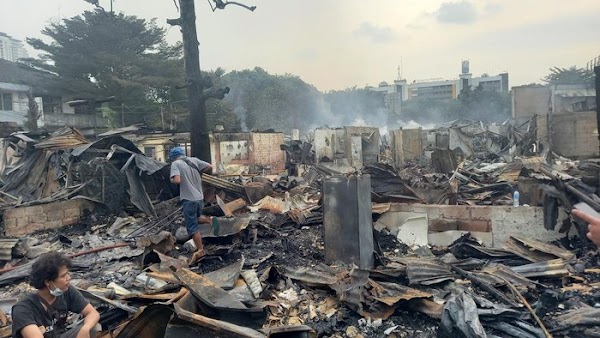 Warga Ceritakan Detik-detik Kebakaran Hebat di Jl Simprug Golf Jaksel