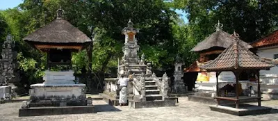 pura-dalem-karangasem