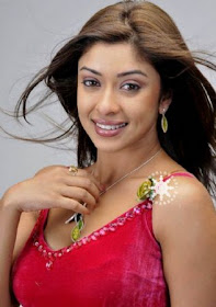 Sexy Model Actress Payal Ghosh 