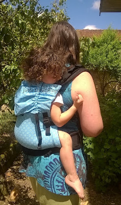 test avis KIBI préformé porte-bébé babywearing babycarrier bambin évolutif réglable portage tissu évolutivité review