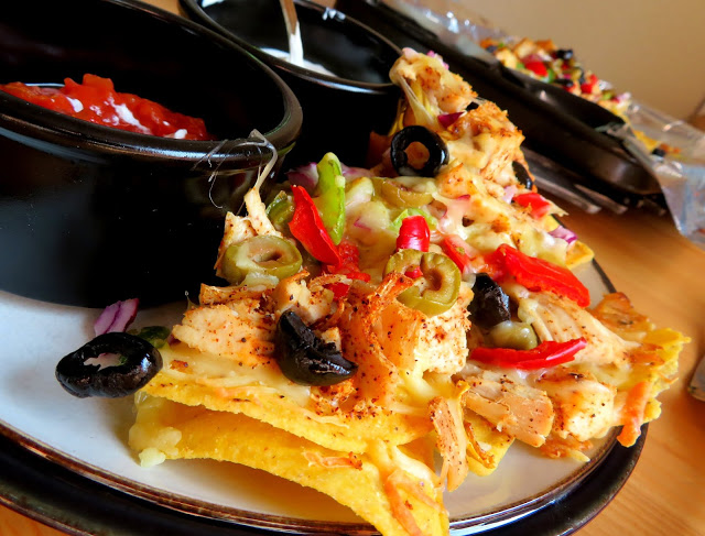 Easy Sheet Pan Chicken Nachos