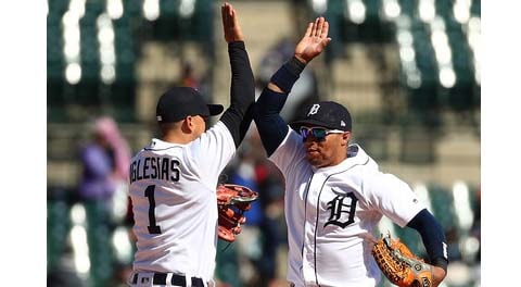 La dupla cubana de los Tigres fue responsable de 5 de los 10 imparables del equipo y 3 de los 5 extrabases