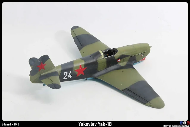 Les cocardes du Yak-1B