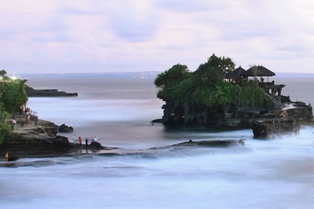 wisata bali tanah lot