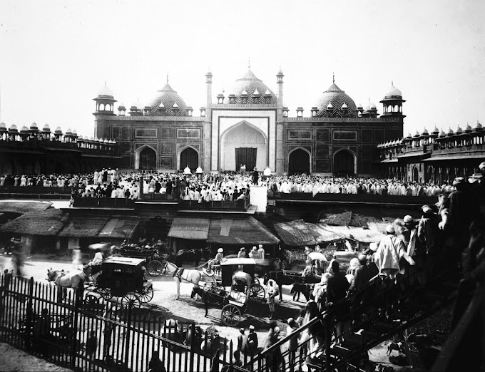 Friday Prayers at Jama Masjid (Mosque), Agra, Uttar Pradesh, India | Rare & Old Vintage Photos (1890)