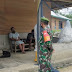 Babinramil Sikakap Dampingi Tim Gugus Tugas Lakukan Tracking Terhadap Keluarga Terpapar Covid-19 di Dusun Mapinang